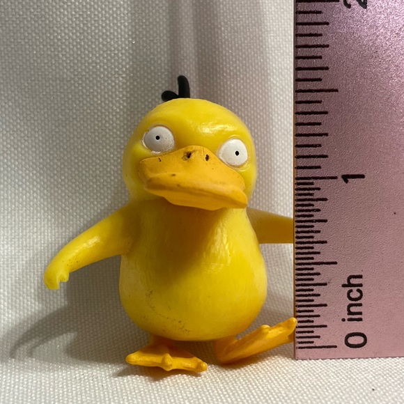 Pokemon Detective Pikachu 1.5” Psyduck Figure 2019 WCT Wicked Cool Toys - Picture 4 of 4